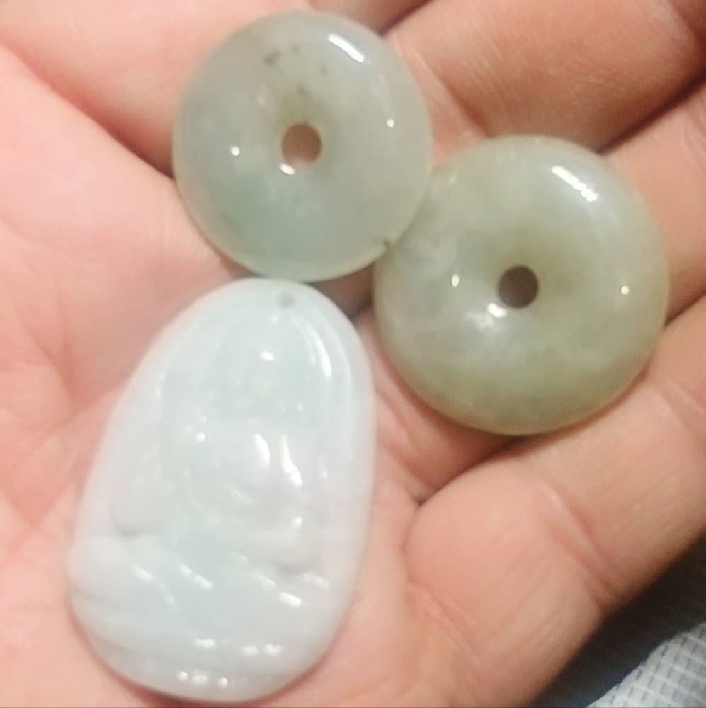 type a natural lucky jade pendant